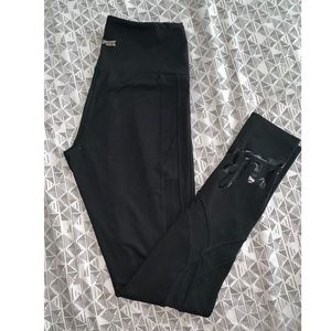 (SOLD)Pink Vicotoria’s Secret Leggings